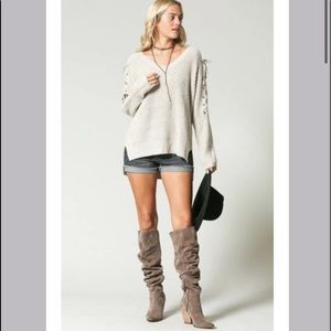 Kye Mi Cold Shoulder Oatmeal Waffle Tie Sweater S